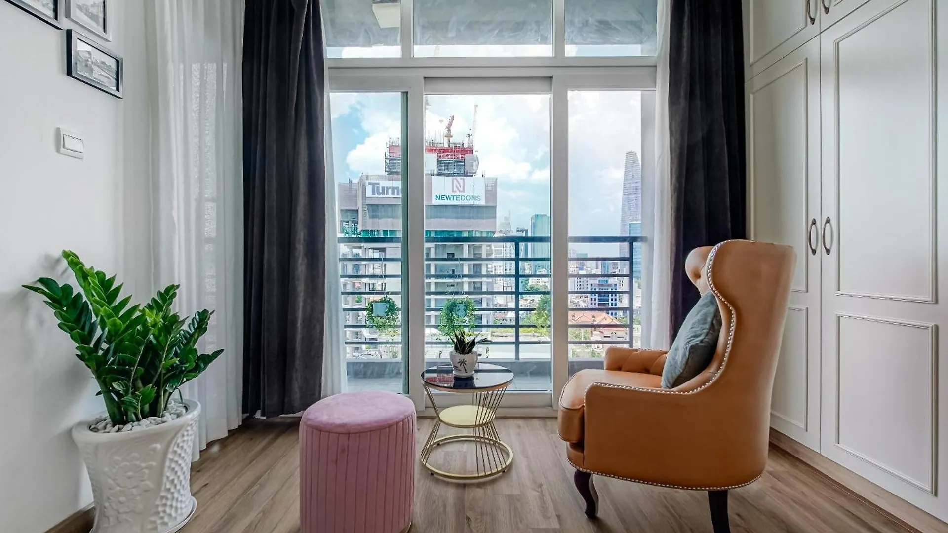 The Rixx Ben Thanh Tower - The One Saigon Ho Chi Minh City