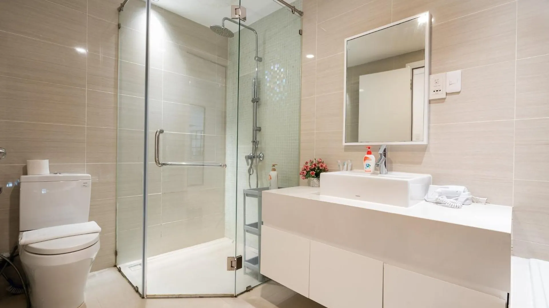 The Rixx Ben Thanh Tower - The One Saigon Ho Chi Minh City Apartment